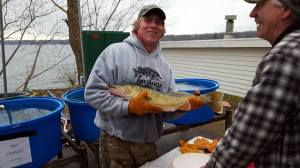 04062016 Tom with nice female giving eggs